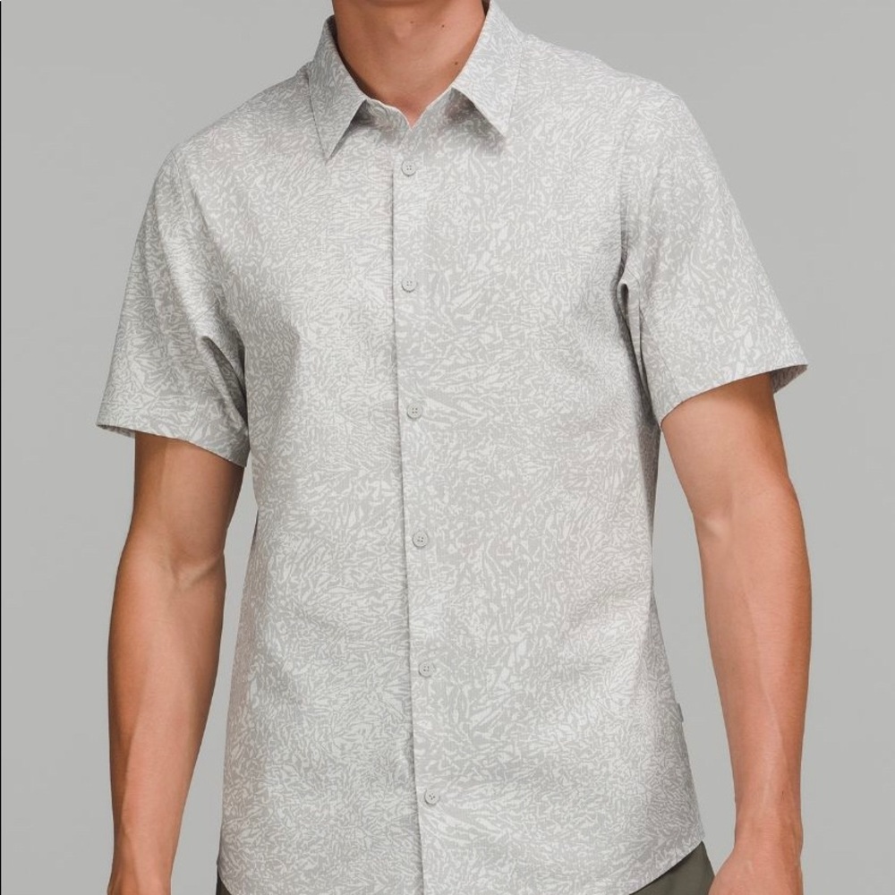 Brand new Lululemon mens shirt with no tags.